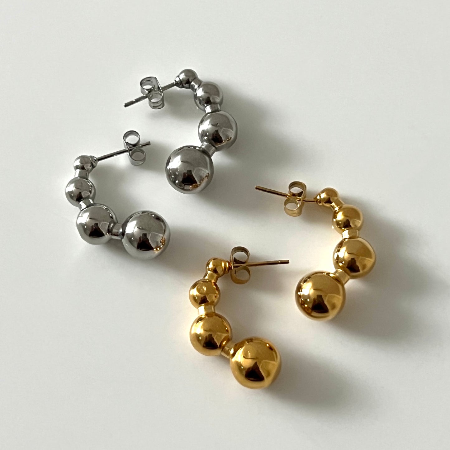 Ayon Studs
