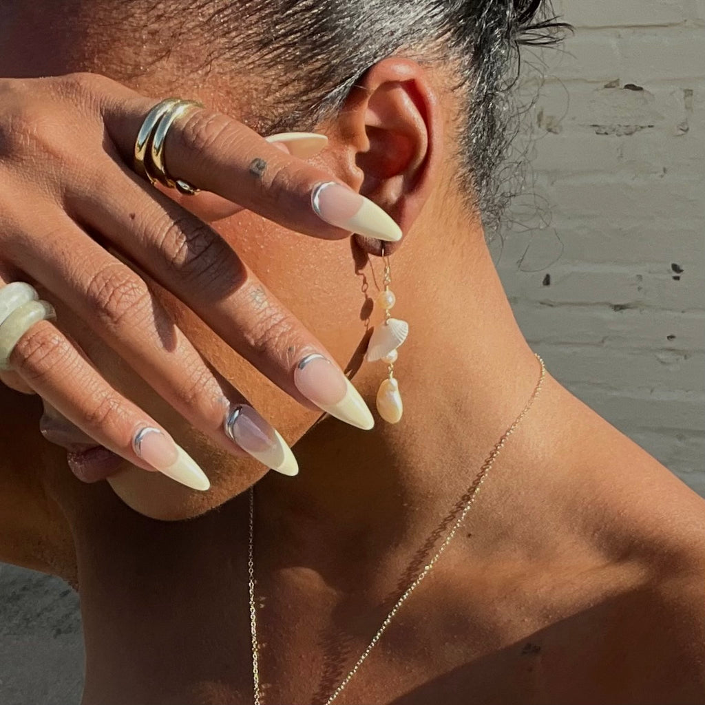 Marée Shell + Pearl Earrings