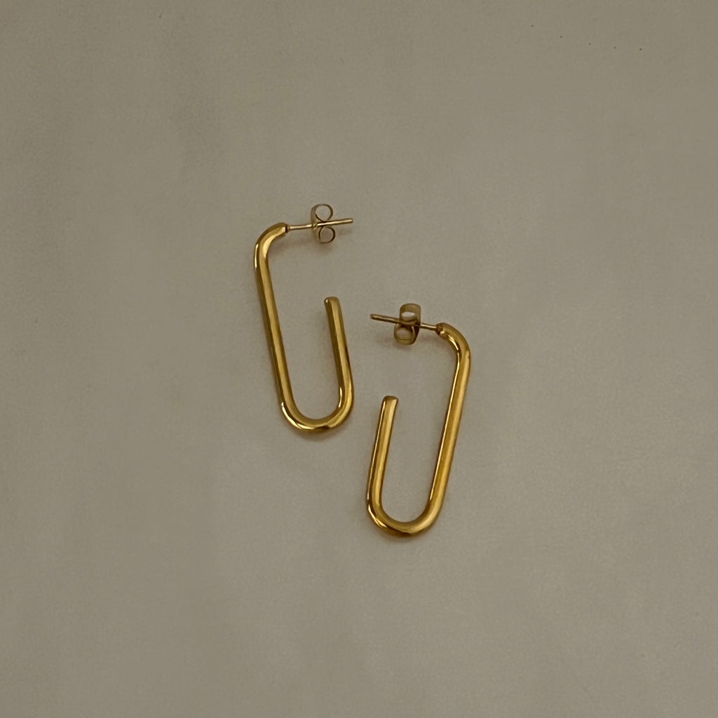 Marcella Hoops